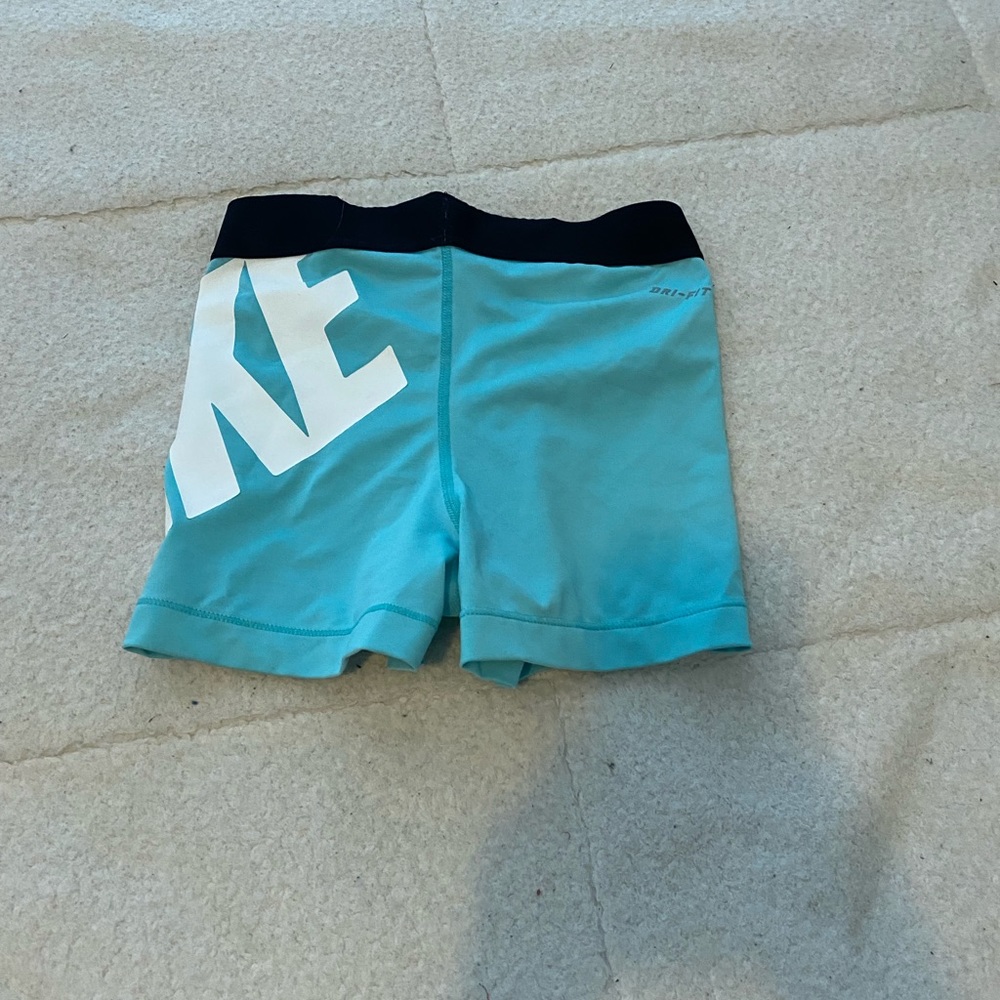 Aqua Nike pros